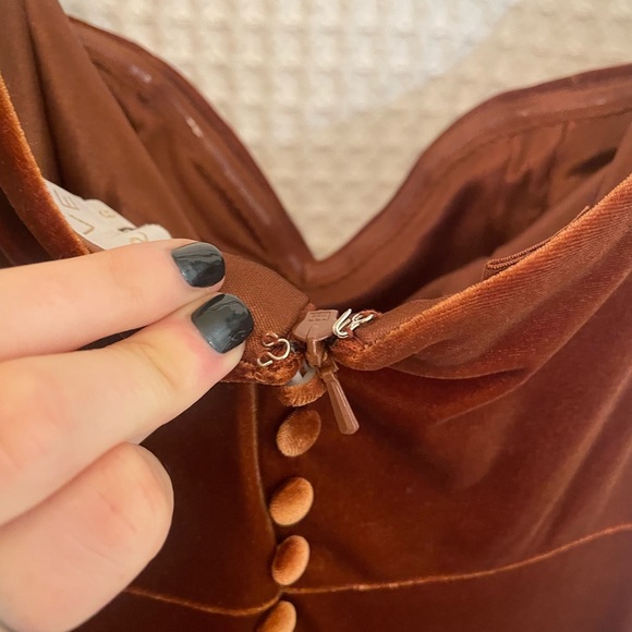 Revelry Velvet Rust Dress - Picture 5 of 6